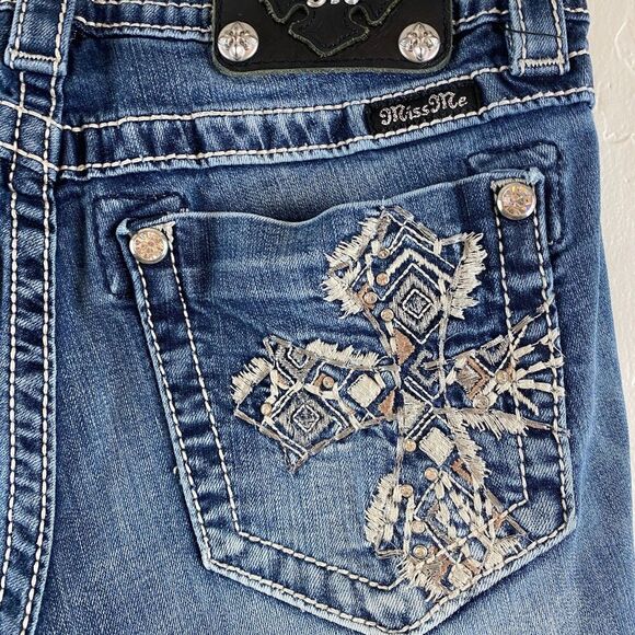 Miss Me Rhinestone Bling Mid Rise Easy Shorts Denim y2k Womens 27 Cowgirl Rodeo - Picture 5 of 9